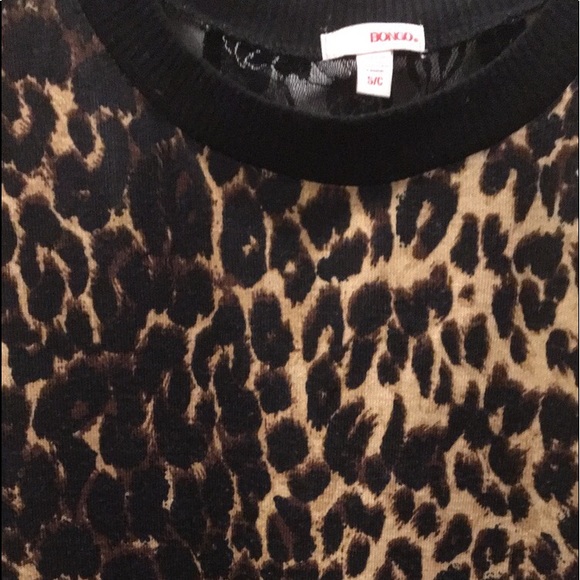 Cheetah print top with lace back - Picture 4 of 4